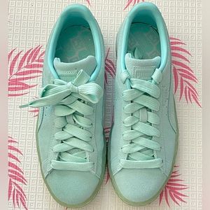 Pumas Suede Classic Mono Iced size 7